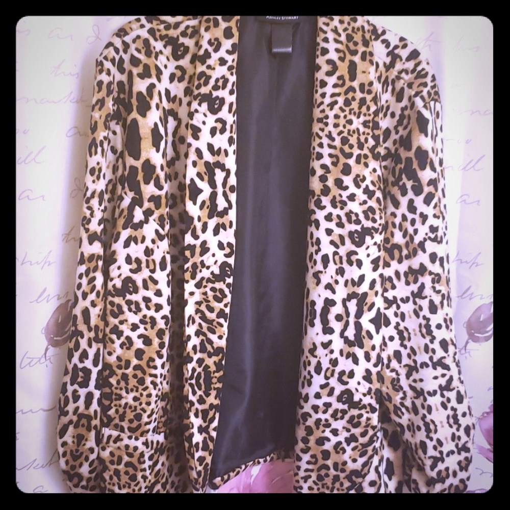 Leopard print light weight blazer.